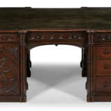 A GOTHIC OAK LIBRARY TABLE - photo 5