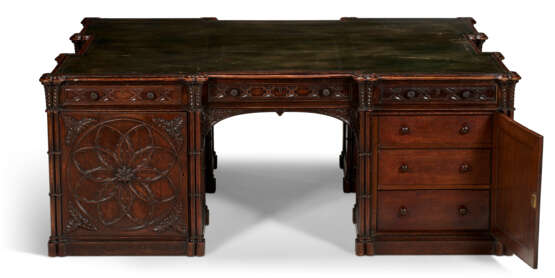 A GOTHIC OAK LIBRARY TABLE - Foto 5