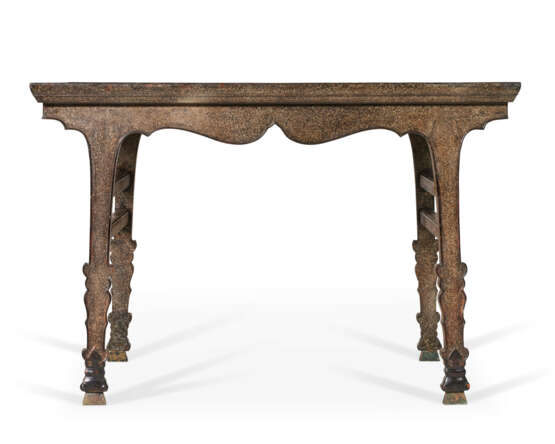 A VERY RARE MOTHER-OF-PEARL-INLAID BLACK LACQUER SOFTWOOD RECESSED-LEG WINE TABLE, JIUZHUO - Foto 4