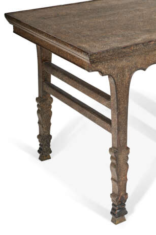 A VERY RARE MOTHER-OF-PEARL-INLAID BLACK LACQUER SOFTWOOD RECESSED-LEG WINE TABLE, JIUZHUO - Foto 7