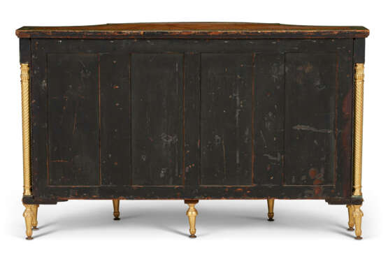 A GEORGE III GREEN AND POLYCHROME-PAINTED SIMULATED MARBLE AND PARCEL-GILT COMMODE - photo 7