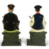 A PAIR OF CHINESE EXPORT POLYCHROME-DECORATED NODDING HEAD FIGURES OF COURT MUSICIANS - Foto 5