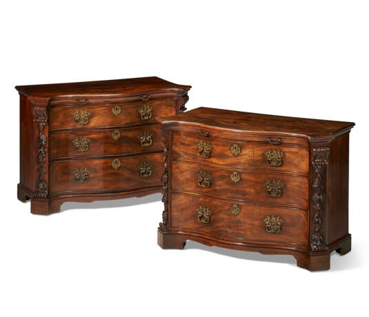 A PAIR OF GEORGE II MAHOGANY PIER COMMODES - photo 2