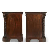 A PAIR OF GEORGE II MAHOGANY PIER COMMODES - фото 3