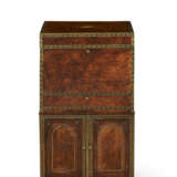 A GEORGE IV BRASS-INLAID BROWN OAK DECANTER CABINET - photo 2