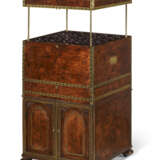 A GEORGE IV BRASS-INLAID BROWN OAK DECANTER CABINET - photo 3