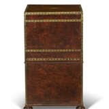 A GEORGE IV BRASS-INLAID BROWN OAK DECANTER CABINET - photo 6
