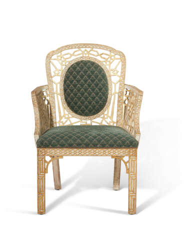 A PAIR OF GEORGE II OIL-GILT AND WHITE-PAINTED ARMCHAIRS - Foto 2