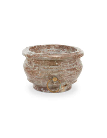 A FRENCH ROUGE ROYALE MARBLE OVAL CISTERN - photo 3
