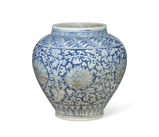 A RARE CHINESE REVERSE-DECORATED BLUE AND WHITE JAR - photo 1