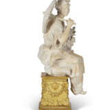 A PAIR OF FRENCH TERRACOTTA CHINOISERIE FIGURES ON ORMOLU BASES - Foto 4