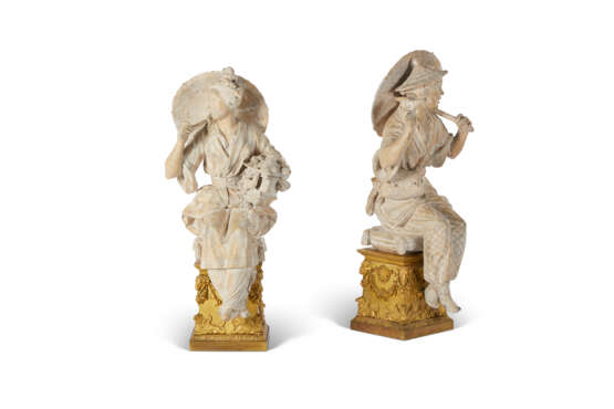 A PAIR OF FRENCH TERRACOTTA CHINOISERIE FIGURES ON ORMOLU BASES - photo 11