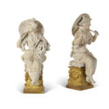 A PAIR OF FRENCH TERRACOTTA CHINOISERIE FIGURES ON ORMOLU BASES - Foto 11