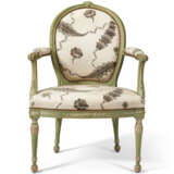 A PAIR OF GEORGE III GREEN AND WHITE-PAINTED ARMCHAIRS - фото 2