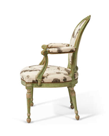 A PAIR OF GEORGE III GREEN AND WHITE-PAINTED ARMCHAIRS - фото 4