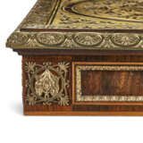 A PAIR OF REGENCY BRASS-INLAID AND GILT BRASS-MOUNTED INDIAN ROSEWOOD AND BOULLE MARQUETRY CENTER TABLES - фото 2
