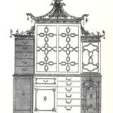 A GEORGE II MAHOGANY AND PARCEL-GILT BREAKFRONT SECRETAIRE BOOKCASE - Foto 5