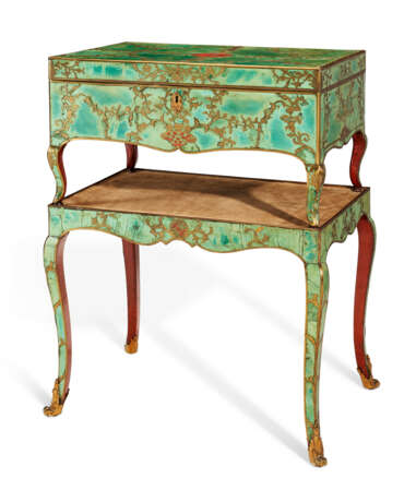 A LOUIS XV ORMOLU-MOUNTED AND BRASS-INLAID GREEN-STAINED HORN COFFER-ON-STAND - Foto 4
