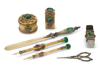 A FRENCH DIAMOND, RUBY, AND EMERALD-MOUNTED GOLD DESK SET
