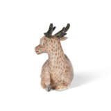 A CHINESE EXPORT PORCELAIN MODEL OF A RECUMBENT STAG - photo 2