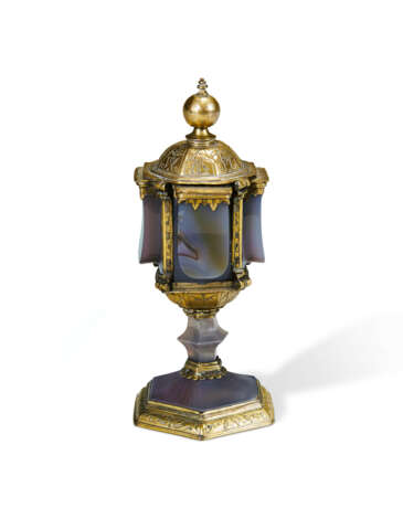 A GERMAN GILT COPPER-MOUNTED AGATE PYX OR RELIQUARY - photo 2