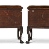 A PAIR OF GEORGE II MAHOGANY SERPENTINE COMMODES - photo 3