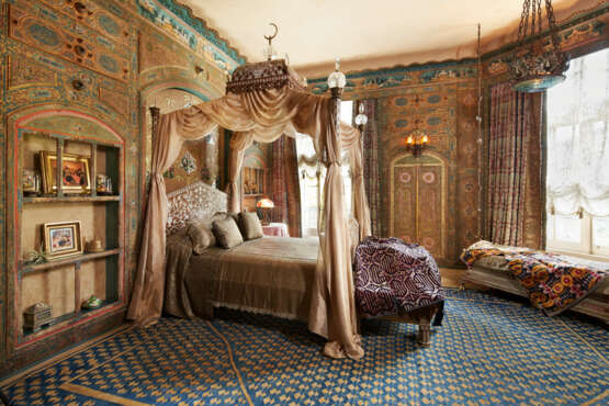 AN OTTOMAN STYLE MOTHER-OF-PEARL-INLAID PADOUK CANOPY BED - photo 1