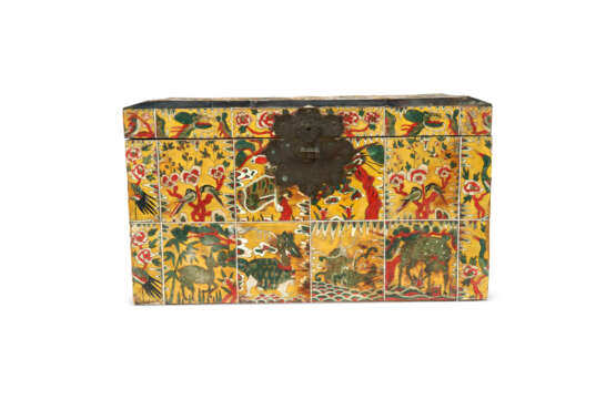 A KOREAN REVERSE-PAINTED OXHORN-APPLIED ACCESSORY BOX (HWAGAK HAEM) - фото 7