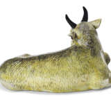 A CHINESE EXPORT PORCELAIN MODEL OF A RECUMBENT OX - photo 2