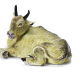 A CHINESE EXPORT PORCELAIN MODEL OF A RECUMBENT OX - фото 3