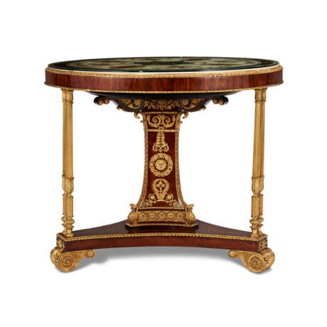 A REGENCY ORMOLU-MOUNTED MAHOGANY CENTER TABLE WITH A WHITE MARBLE AND SCAGLIOLA-INLAID MARBLE TOP - фото 3