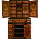 A SOUTH GERMAN BRASS-MOUNTED EBONIZED, BURR BIRCH, FRUITWOOD AND MARQUETRY BUREAU CABINET - photo 4
