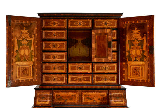A SOUTH GERMAN BRASS-MOUNTED EBONIZED, BURR BIRCH, FRUITWOOD AND MARQUETRY BUREAU CABINET - photo 6