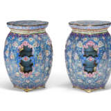 A VERY RARE PAIR OF CHINESE PAINTED ENAMEL GARDEN SEATS - фото 2