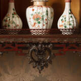 AN EARLY GEORGE III MAHOGANY `CHINA` CABINET-ON-STAND - фото 7