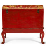 A GEORGE II SCARLET, GILT AND POLYCHROME-JAPANNED COFFER-ON-STAND - photo 7