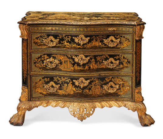 A GEORGE II BLACK AND GREEN GILT-JAPANNED AND PARCEL-GILT CHEST OF DRAWERS - фото 2