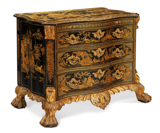 A GEORGE II BLACK AND GREEN GILT-JAPANNED AND PARCEL-GILT CHEST OF DRAWERS - фото 4