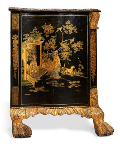 A GEORGE II BLACK AND GREEN GILT-JAPANNED AND PARCEL-GILT CHEST OF DRAWERS - фото 5