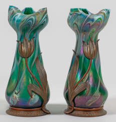 Paar Jugendstil-Vasen mit Bronzemontierung