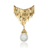 MIKIMOTO CULTURED PEARL AND DIAMOND BROOCH; TOGETHER WITH TWO CULTURED PEARL, DIAMOND AND EMERALD BROOCHES - фото 7