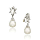 CULTURED PEARL AND DIAMOND PENDENT EARRINGS - фото 2