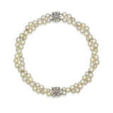 CULTURED PEARL AND DIAMOND NECKLACE; TOGETHER WITH A CULTURED PEARL, SAPPHIRE AND DIAMOND NECKLACE - Foto 6