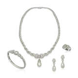 CULTURED PEARL AND DIAMOND JEWELLERY SET - фото 1