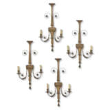 A SET OF FOUR GILT- COMPOSITION TWO-BRANCH WALL-LIGHTS - Foto 1