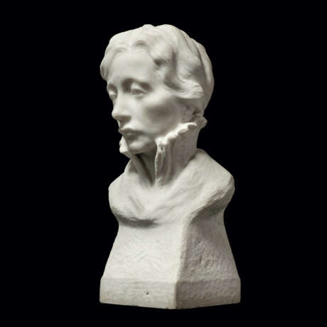 AN ENGLISH WHITE MARBLE BUST OF LADY GWENDELINE SPENCER-CHURCHILL (1882-1941) - Foto 4