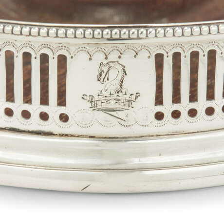 A PAIR OF GEORGE III SILVER-MOUNTED WINE COASTERS - photo 3