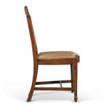 A SET OF TEN GEORGE III MAHOGANY DINING-CHAIRS - Foto 5
