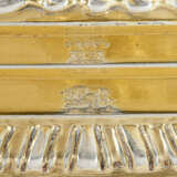 A PAIR OF GEORGE III SILVER-GILT TAPERSTICKS - фото 4