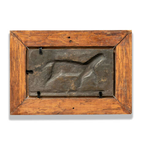 A FRENCH BRONZE RELIEF PLAQUE OF `LE LEOPARD` - фото 2